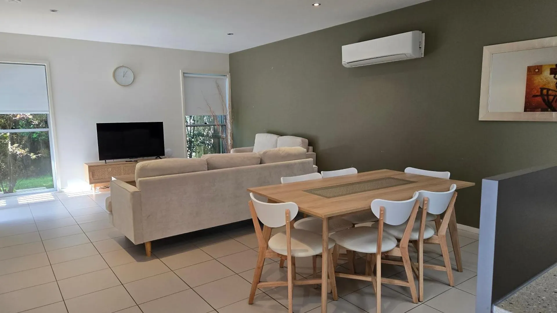 הוילה Urangan Quarterdecks Retreat 0*,